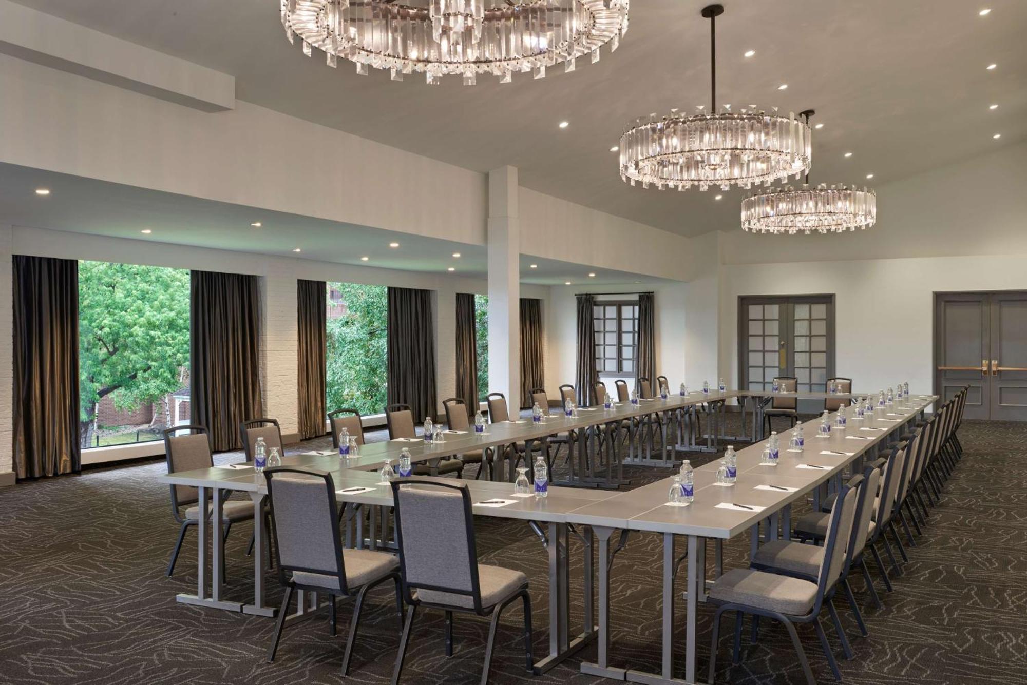 Готель Hilton Mississauga/Meadowvale Екстер'єр фото